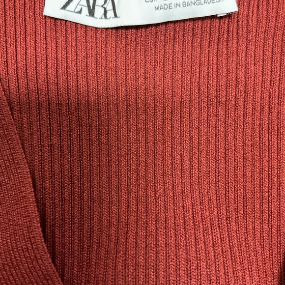 Beautiful Women’s Rust Ribbed Cardigan - Picture 3 of 7